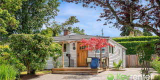 Classic Seattle Charm with Fireplace, Studio & Private Yard Classic Seattle Charm with Fireplace, Studio & Private Yard Gallery 1