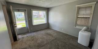 2 bed 1 bath Ferndale ranch on a quiet, tree-lined street. Gallery 5
