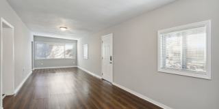 1932 Beech Street Gallery 5