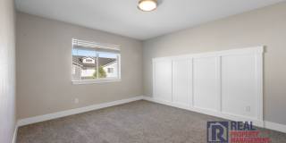 3 Bedroom 2.5 Bathroom Town Home - 1 Car Garage - dog negotiable Gallery 12