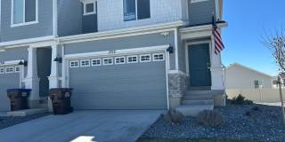 3 Bedroom 2.5 Bathroom Townhouse in Eagle Mountain! Gallery 1