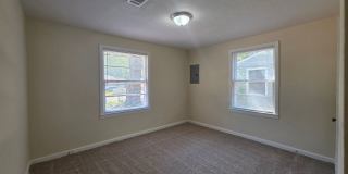 Updated 2BR/1BA Home with a fenced back yard Gallery 13