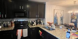 Townhome in Villages of Riverwood, Upgrades include Granite, Hdwd Floors, 1 Car Garage, Community Pool and Fitness Townhome in Villages of Riverwood, Upgrades include Granite, Hdwd Floors, 1 Car Garage, Community Pool and Fitness Gallery 3