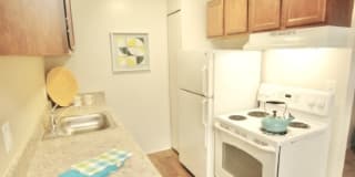 Village Oaks Apartments Gallery 1