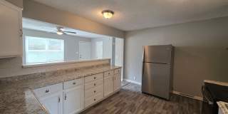 Spacious 4 Bed / 2.5 Bath Home with 2 Living Areas Gallery 6