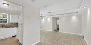 261 NE 42nd Street Gallery 8