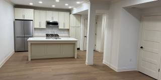 692 N High Street Gallery 7