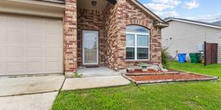 Well-Maintained 4 Bedroom Home in a Convenient Seguin Location Gallery 1