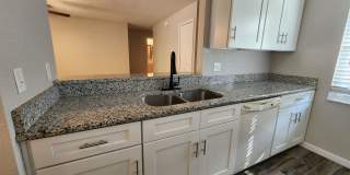 Gorgeous 3 Bed/2Bath with Lawn Care Included!! Gallery 12