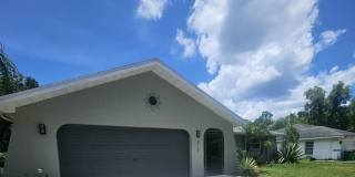 Port Charlotte fenced back yard home Gallery 3