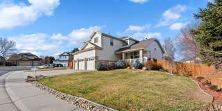 Long Realty & Property Management - Big home. Big yard. Big vibes. 6 beds 4 baths 3,556 sq ft Aurora Highlands 3-car garage Gallery 3