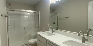 Luxury Newer Construction Home! Gallery 14