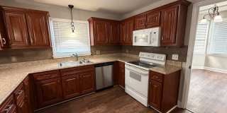 Charming 3 bed 2.5 Bath Townhome in Antioch Gallery 7