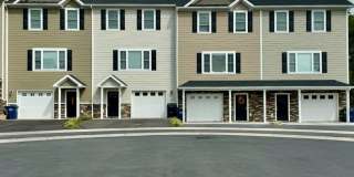 Like New Townhouse for Rent Gallery 1