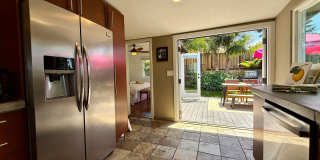 Gorgeous Fully Furnished Ocean Beach Retreat + FLEXIBLE STAY Gallery 8