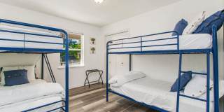 100 Mango St Gallery 17