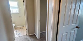 4 Bedroom Home in Villa Loma-Available NOW Gallery 34