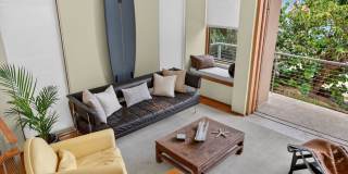 HaleGator: Award-Winning Oceanfront Home w/ Rooftop Lanai & Ocean Views Gallery 11