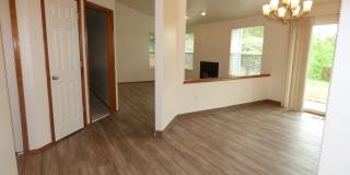 Rent Special: 1/2 Off August's Rent!! 3 bed 2 bath House in South Salem! Gallery 4