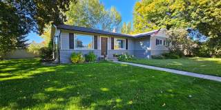 Target Range Single Family Home - 3bdrm (+bonus), 2bath, great yard, garage.  Summer Rental Gallery 1