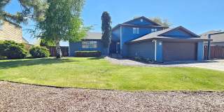 Beautiful 4 Bedroom Home on the Lake-May Rent FREE! Gallery 1