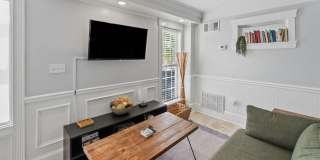 Monthly Rental — Stylish First-Floor Condo by Daffin Park with All-Inclusive Utilities Gallery 4