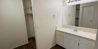 NW Condo Near Shopping Center Available Now! Gallery 19