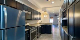 Beautiful 3Bed/2.5Bath Home in the City Gallery 6