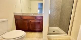 Stylish condo with new upgrades, tennis courts, and pool access Gallery 21
