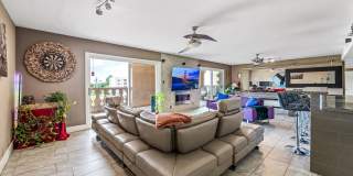 7940 E Camelback Road Gallery 6