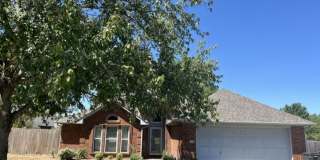 Beautiful 3 Bedroom in Whispering Timbers! Gallery 1