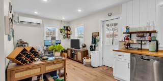 1215 Lister Street unit: B Gallery 6