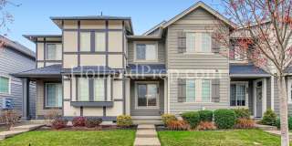 Beautiful Townhome with an Attached Garage in South East Hillsboro! Gallery 1