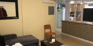 Charming Two Bedroom Garden Level Apartment near DU Gallery 8