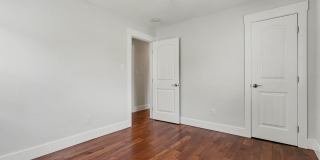 727 S State Street Gallery 17