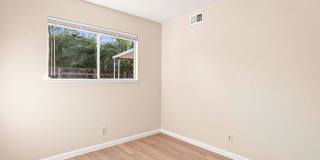 Beautifully Updated 4 Bed 2 Bath Home Gallery 18