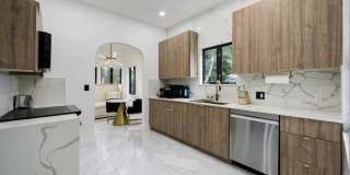 1629 S Lakeside Drive Gallery 4