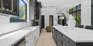 1610 NE 4th Pl 1610 NE 4th Pl Gallery 12