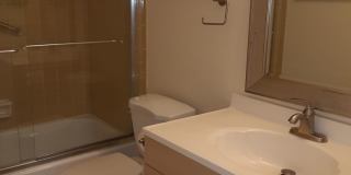 Seasonal/short term ONLY  Nicely renovated 2/2 condo across the street from LIDO BEACH! Gallery 15