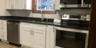 Great location in the heart of Bloomington! 5 Bedrooms Great location in the heart of Bloomington! 5 Bedrooms Gallery 22