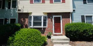 4 Bedroom, 3.5 Bath Townhouse Gallery 1