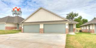 3 Bedroom 2 Car Garage In Bethany! Gallery 1