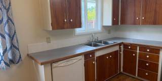 2-bedroom 1 bathroom house in Springfield! 2-bedroom 1 bathroom house in Springfield! Gallery 21