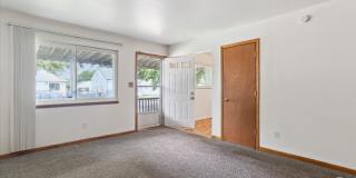 3 bedroom ranch $1300 - Lease Special Gallery 4
