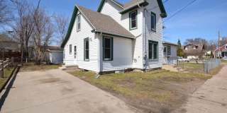 Gorgeous home on corner lot with fenced yard! Gallery 3