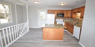 4 Bedroom Home For Rent Over The River! Gallery 1