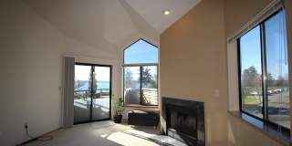 DOWNTOWN KIRKLAND 2 BED, 2.5 BATH HOME FOR RENT W WATER VIEWS! Gallery 4