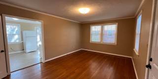 Charming Brick House off Fort Avenue Gallery 5