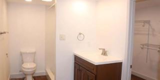 910 West York Avenue Gallery 19
