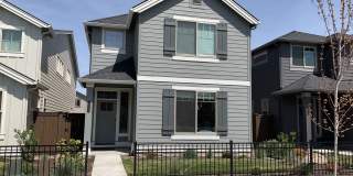Beautiful home with great community amenities in Redmond!  A/C! Gallery 1